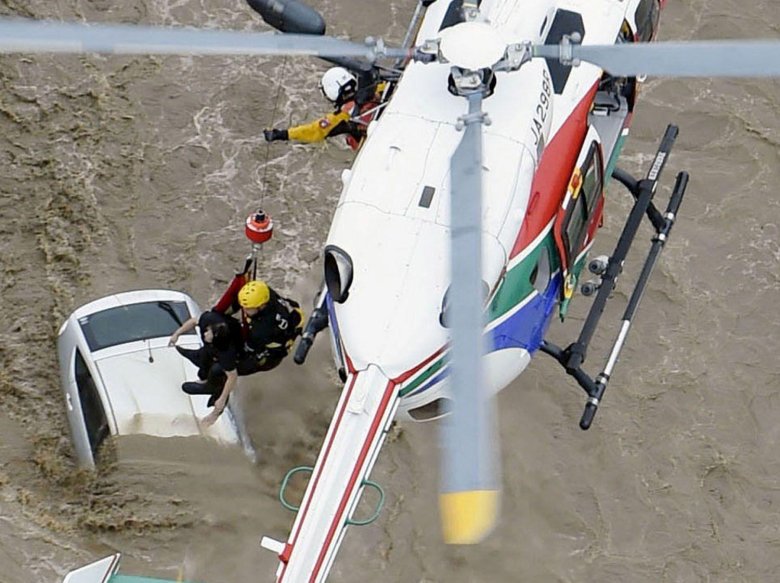 Спасение людей вертолетом