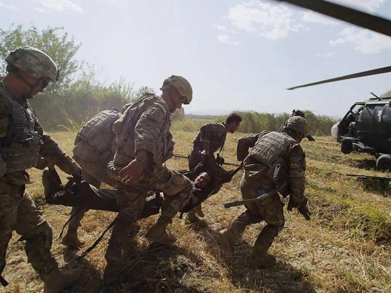 Раненый военный