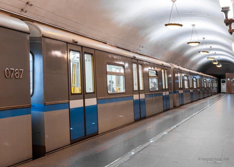 Метропоезд русич москва