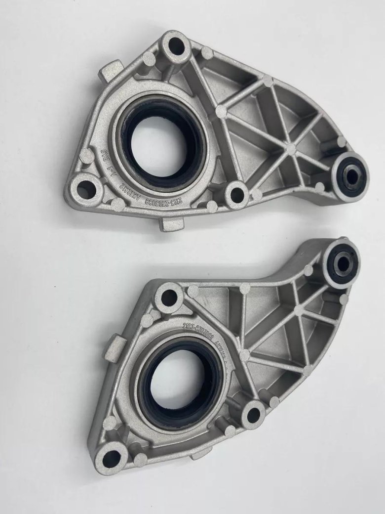 Крышка редуктора переднего моста ваз 2123 левая