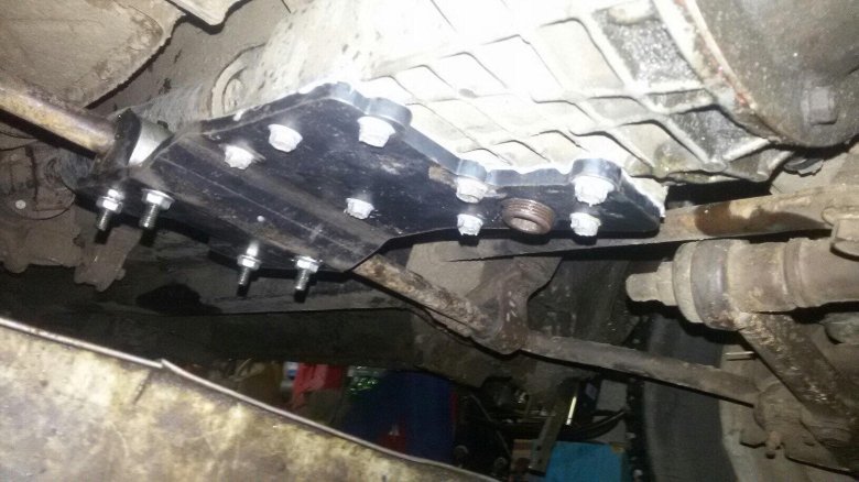 Отвязка переднего моста нива 21214