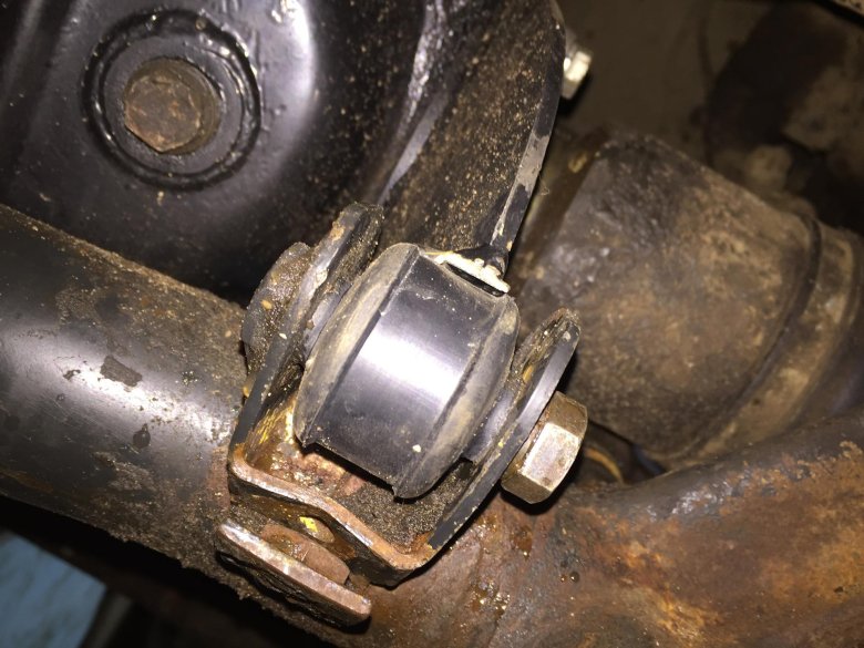 Сайлентблок переднего моста нива шевроле