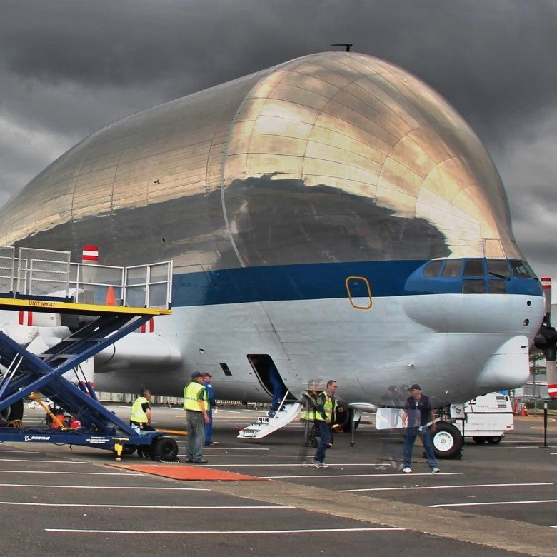 Super guppy самолет