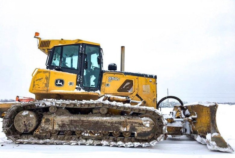 Гусеничный бульдозер джон дир