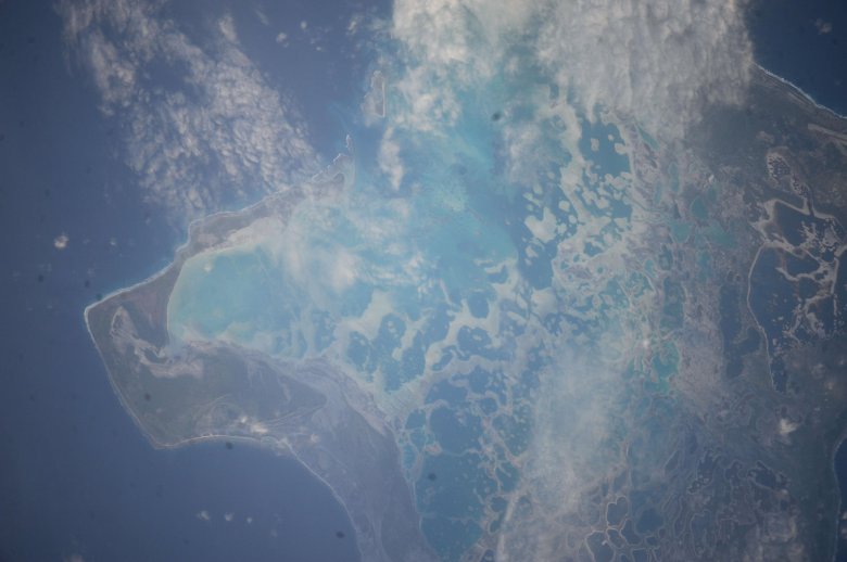 Кирибати из космоса