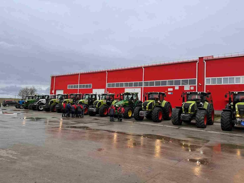 Claas трактор axion 820