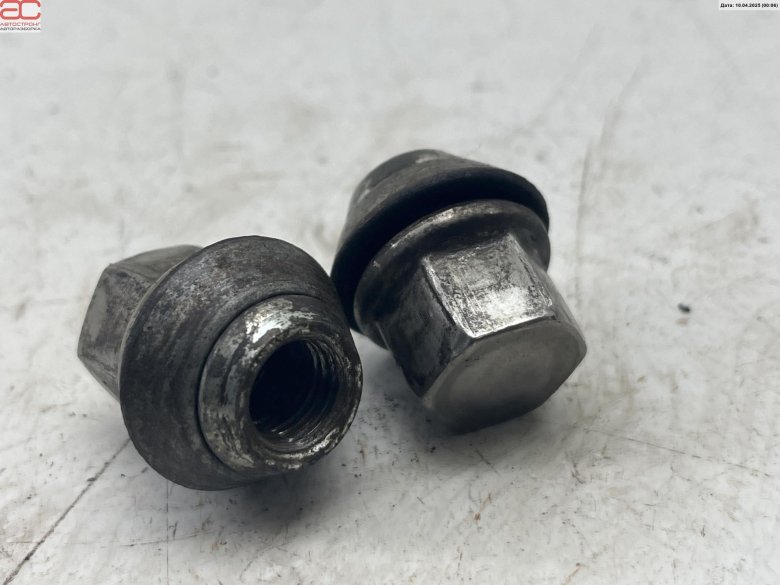 Гайка колесная для