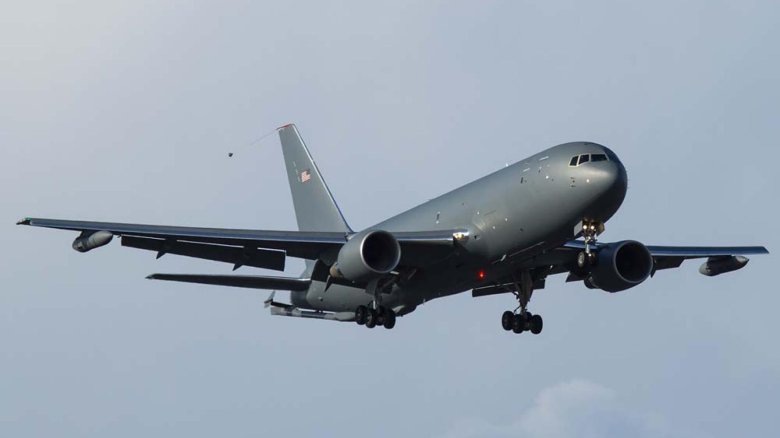 Самолет-заправщик kc-46 pegasus