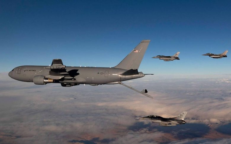 Boeing kc-135r стратотанкер