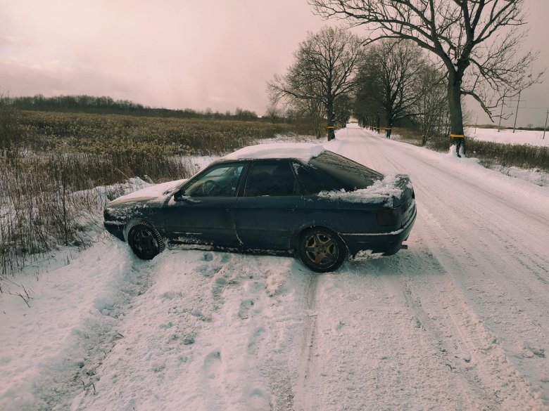 Ауди 80 дрифт зимой