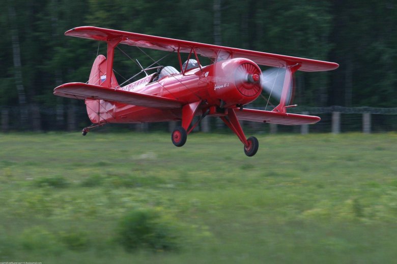 Самолет ф1 фаворит