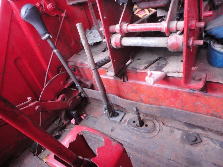 Крепление блокировки трактора т 25