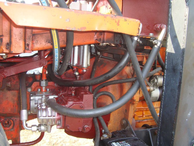 Дополнительный бак для гидросистемы трактора т25