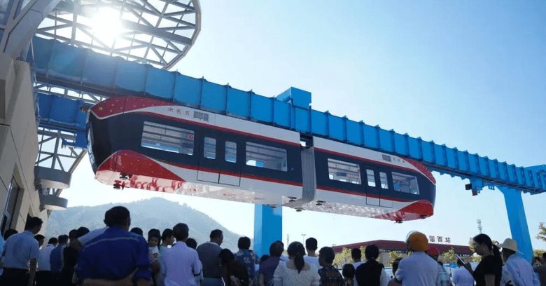 Левитирующий поезд маглев китай