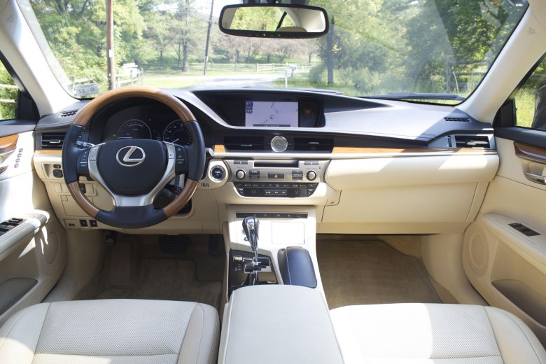 Лексус ес 250 салон