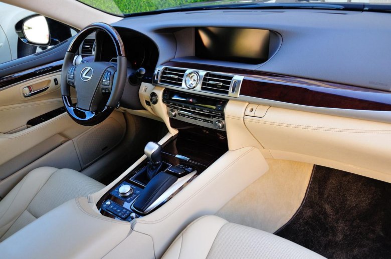 Лексус лс 460 2013