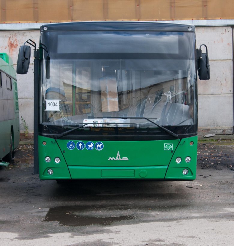 Низкопольный автобус маз