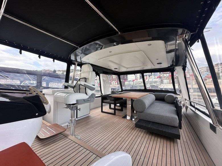 Моторная лодка