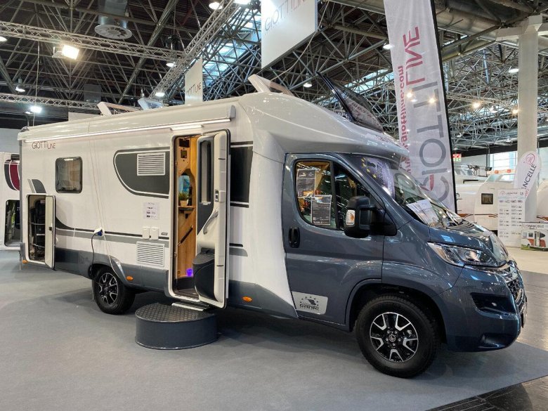 Полуинтегрированный автодом