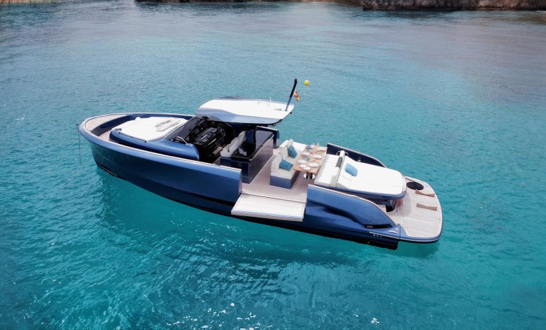 Моторный катер