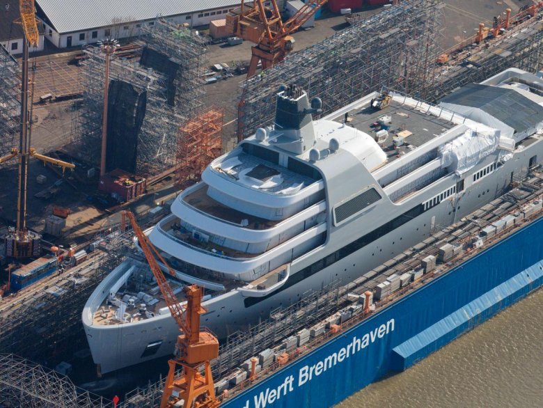 Новая яхта абрамовича 2021