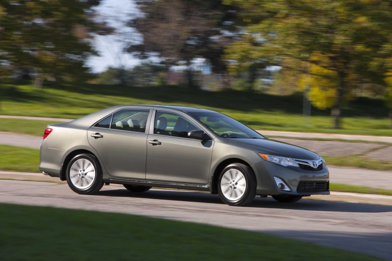 Toyota camry 50 2011