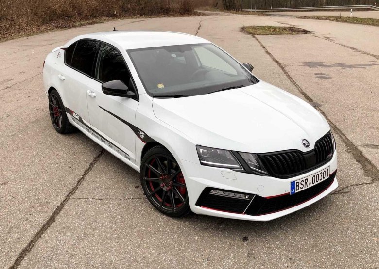 Шкода октавия белая а7 rs