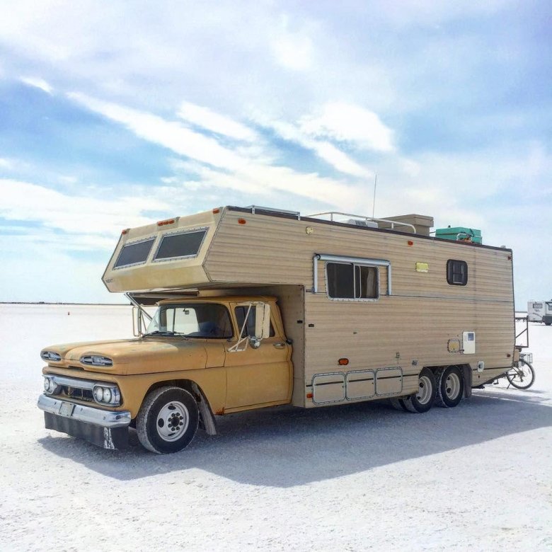Caravan truck camper