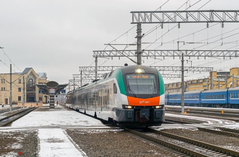 Поезд эпм-001