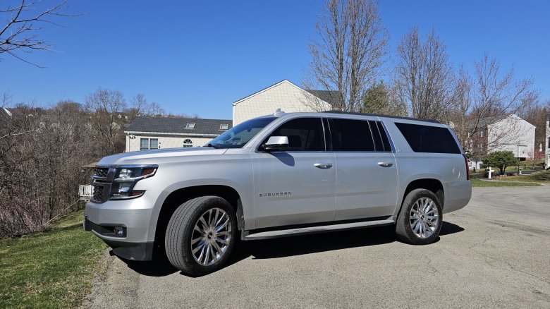Chevrolet suburban 2016