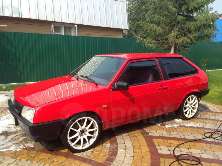 Красная ваз 21099