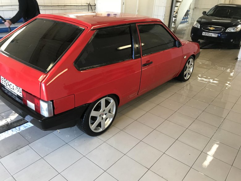 Красная ваз 2108