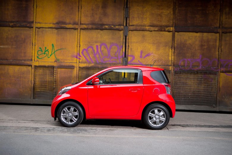 Toyota iq 2009