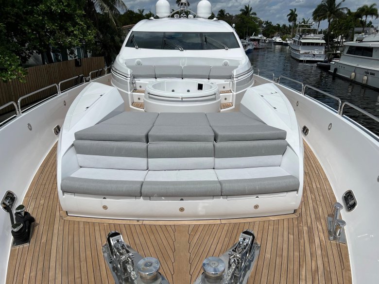 Sunseeker 40 metre yacht