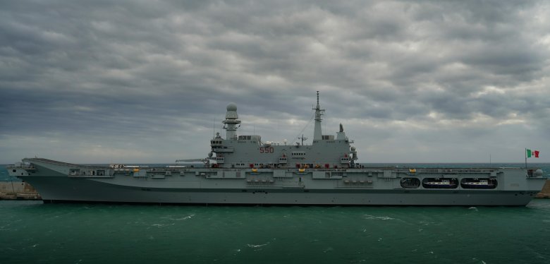 Авианесущий крейсер киев в китае