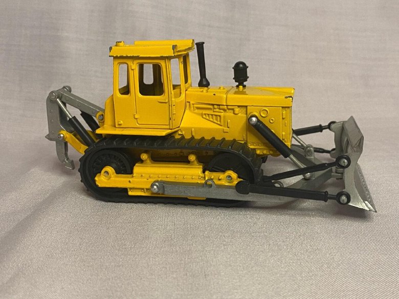 Т 130 трактор модель