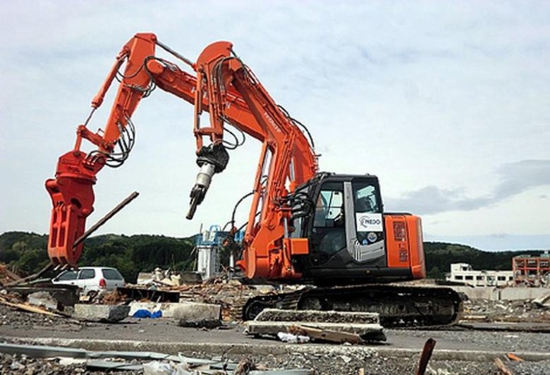 Экскаватор хитачи с двумя стрелами