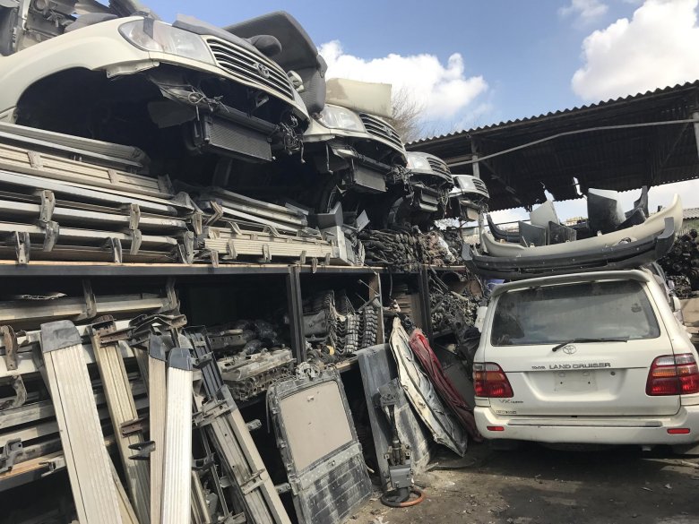 Toyota land cruiser cygnus 1999