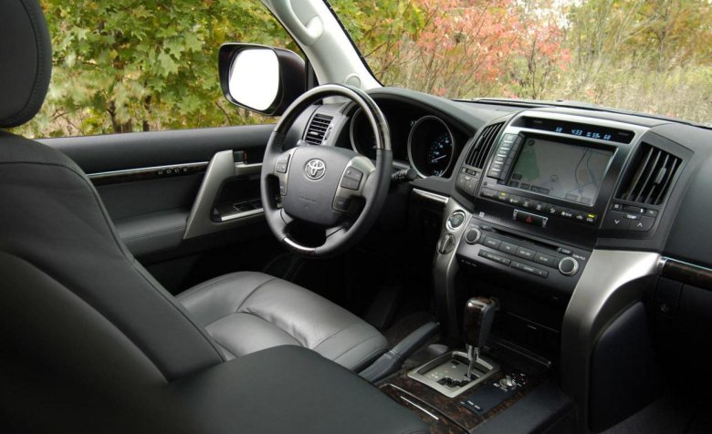 Ленд крузер 200 салон