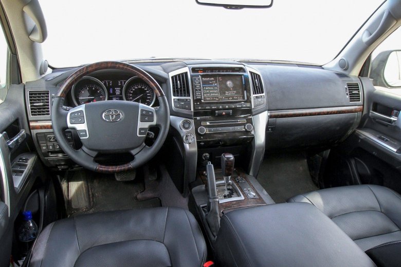 Toyota land cruiser 200 салон