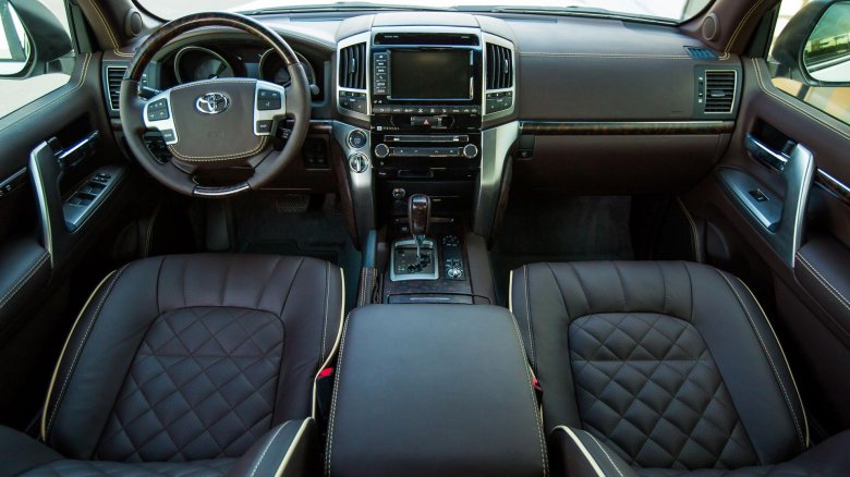 Лэнд крузер 200 салон