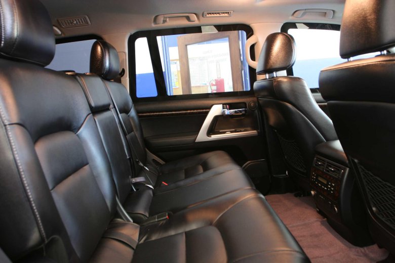 Ленд крузер 200 салон