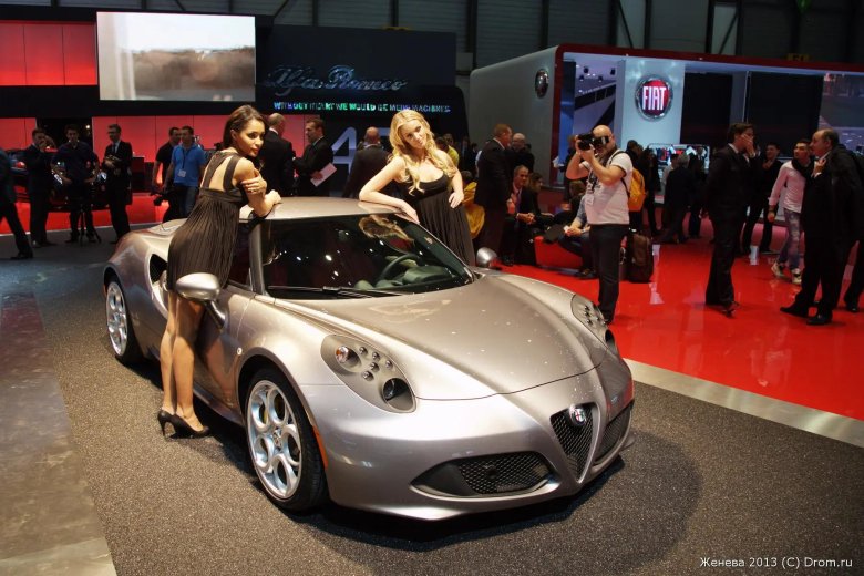 Alfa romeo 4c девушка