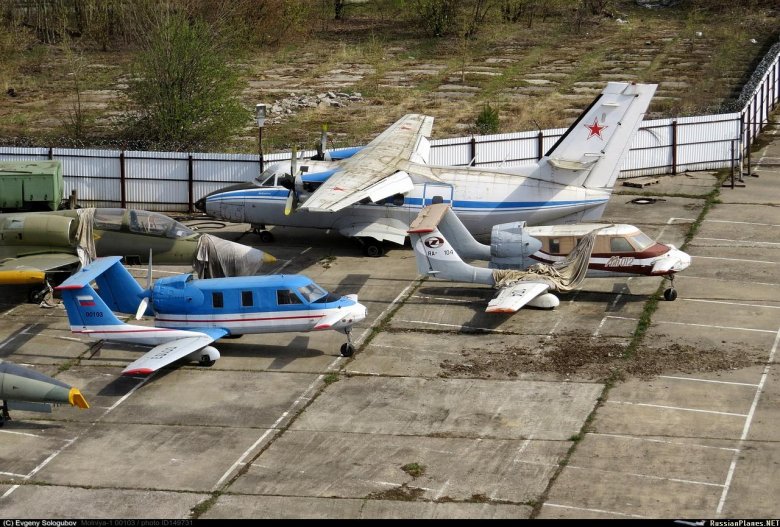 Самолет молния 1 триплан