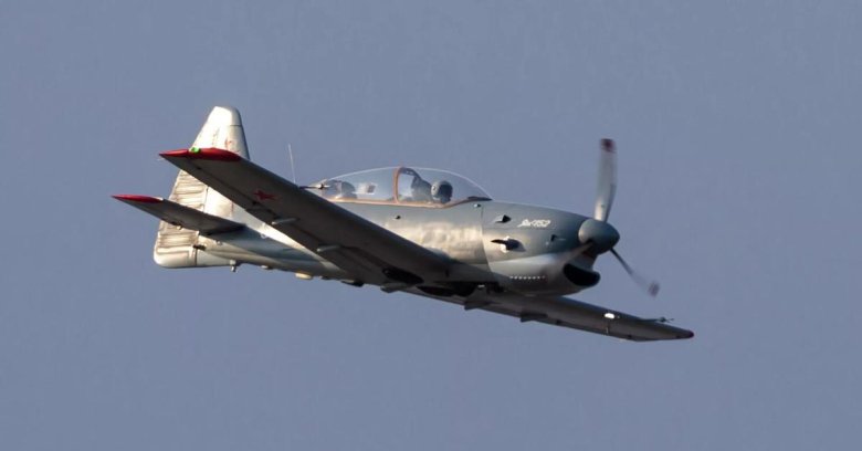 Учебно тренировочный самолет