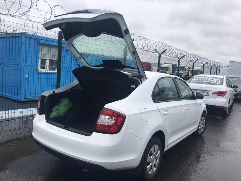 Шкода рапид открытый багажник