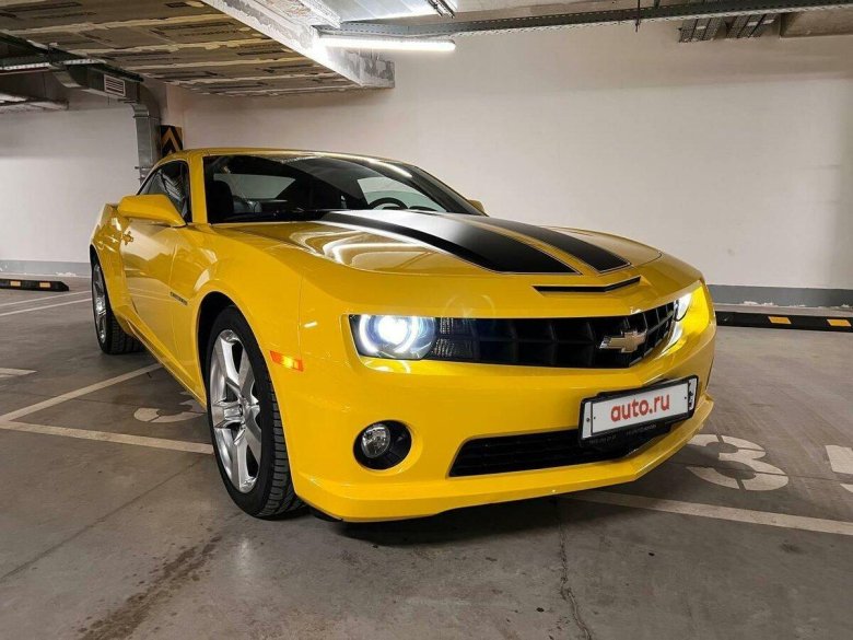 Chevrolet camaro желтый