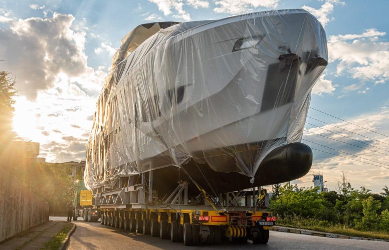 Большая яхта