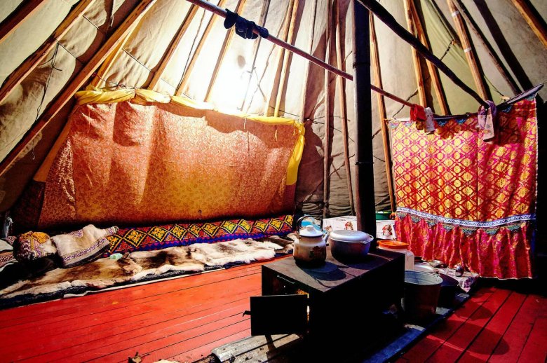 Внутреннее убранство чума