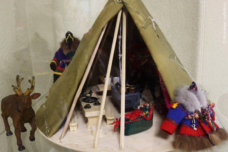 Традиционная ненецкая кукла нухуко